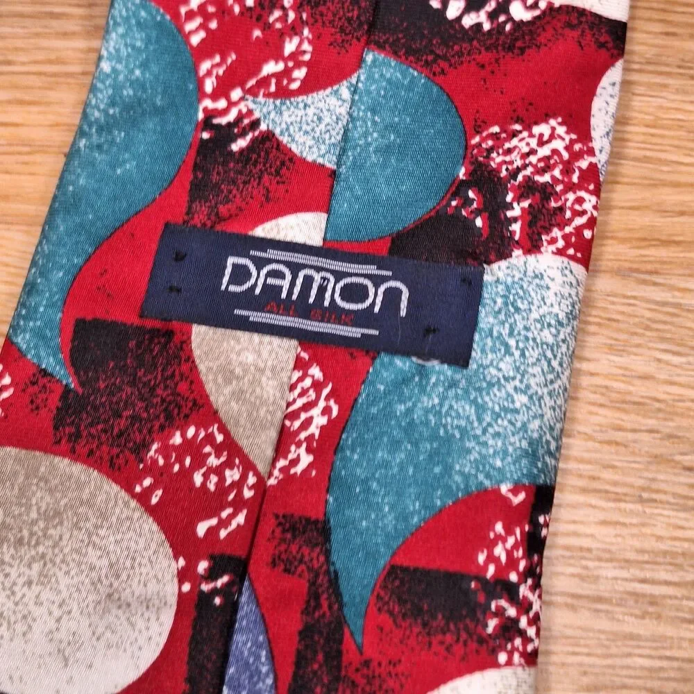 Damon vintage red